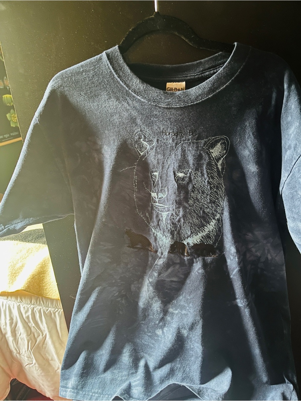 Gildan Navy Bear Outline Graphic Tee